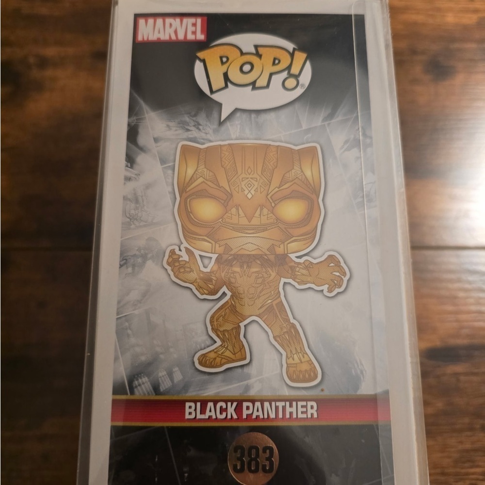 Funko Pop Marvel Black Panther Gold Chrome #383 NEW In Protector - Picture 3 of 4